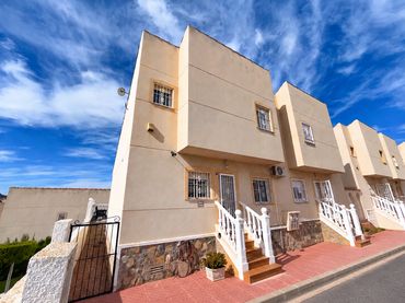 Terraced house with balcony for sale in Ciudad Quesada
