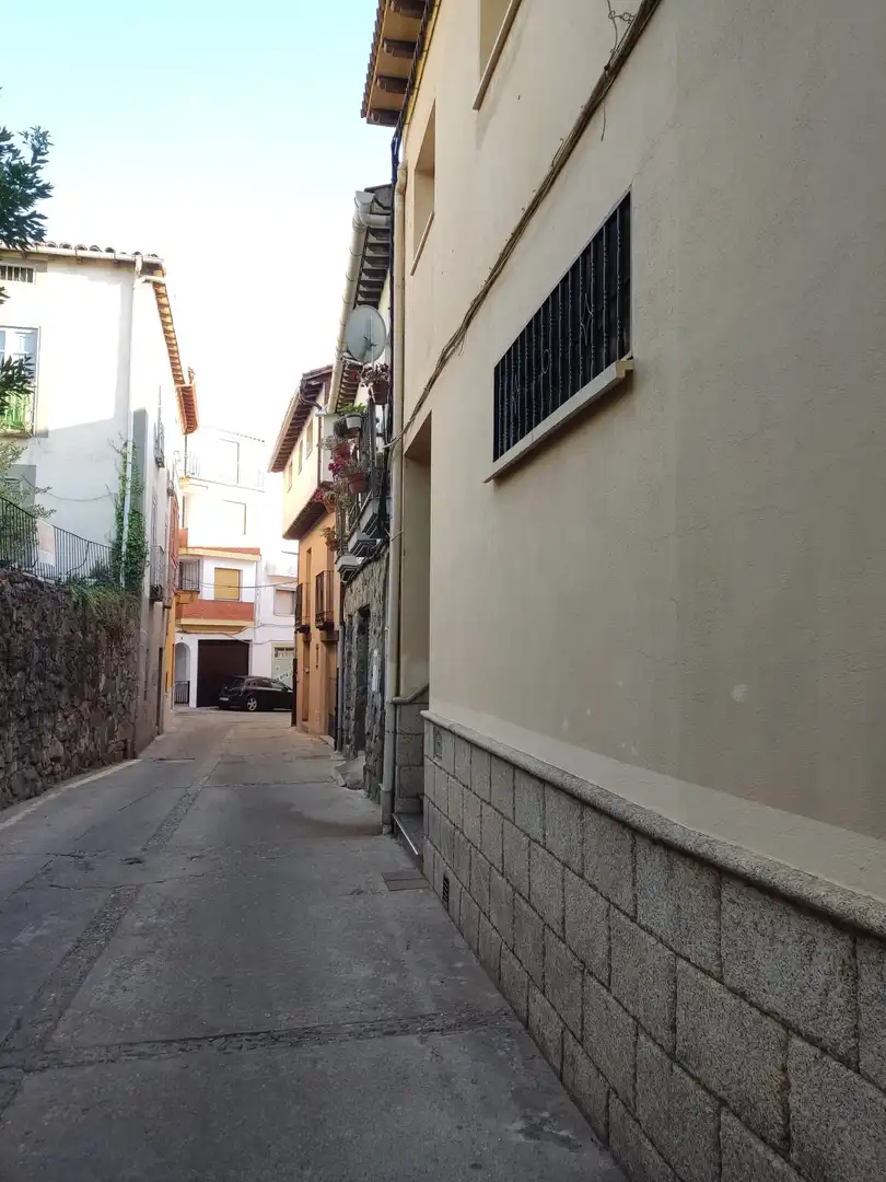 Vista exterior de Casa o xalet en venda en Jarandilla de la Vera amb Jardí privat
