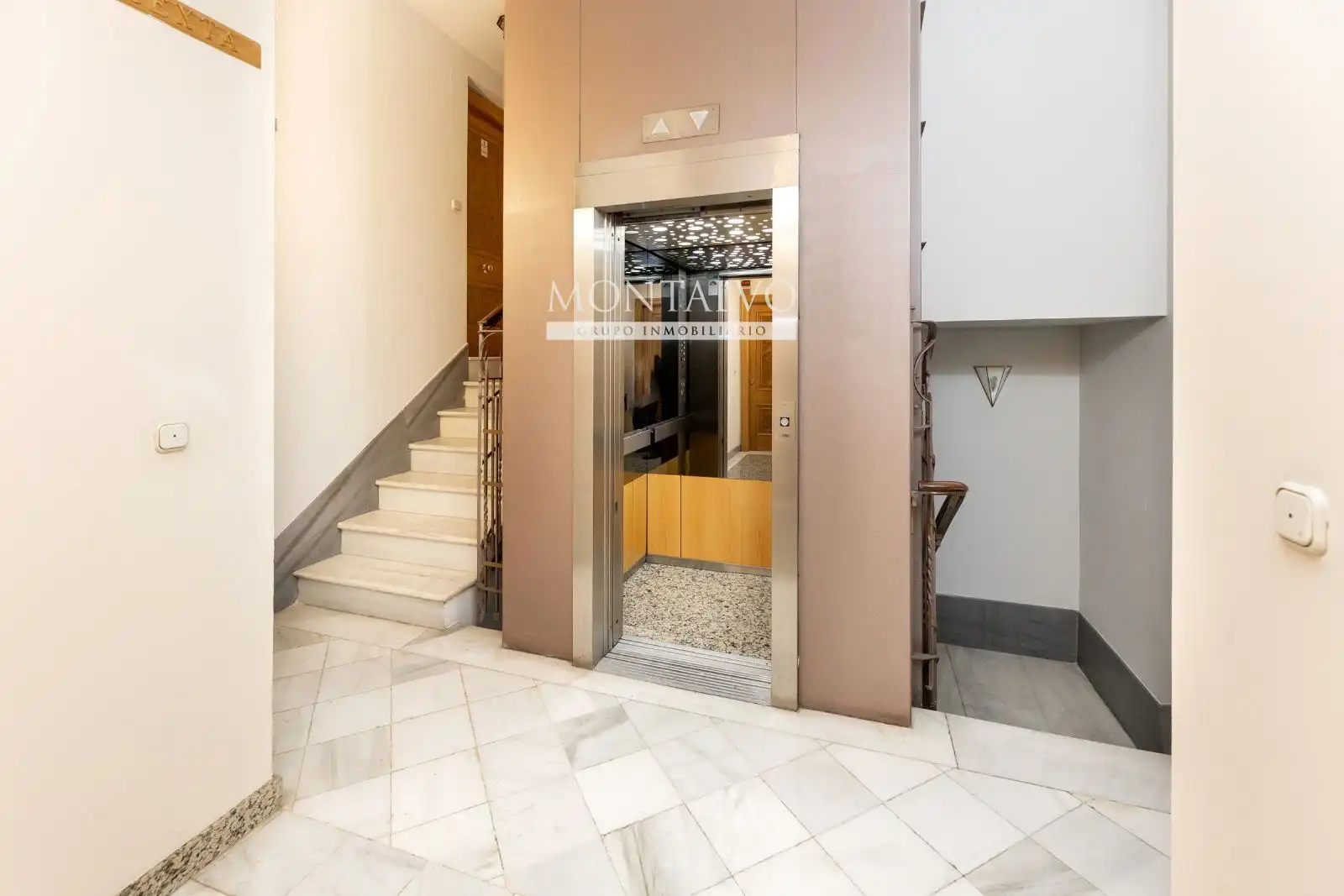 Ático en venta en Granada con Aire acondicionado y Terraza