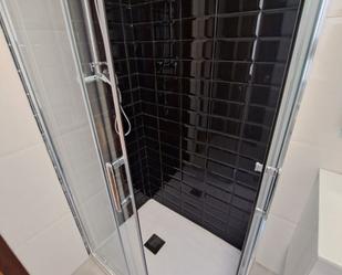 Bathroom of Flat to rent in Ourense Capital   with Heating