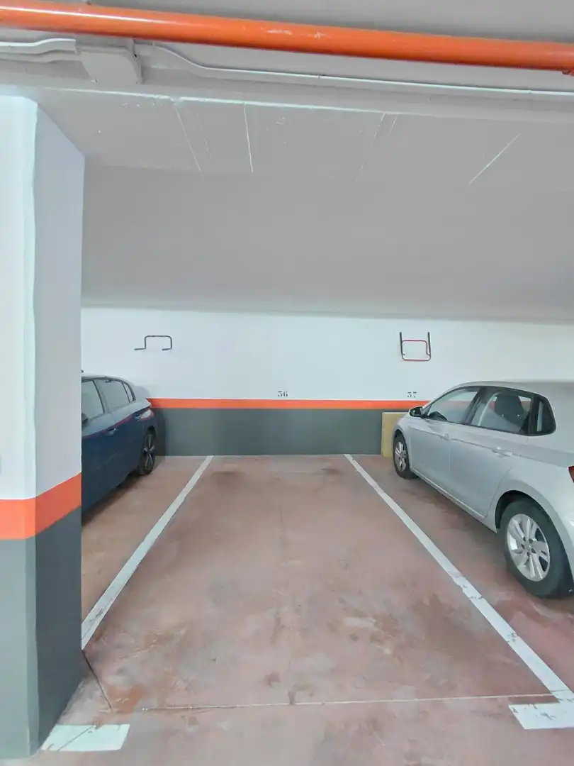 Parking de Piso en venta en Vilagarcía de Arousa con Calefacción, Jardín privado y Terraza