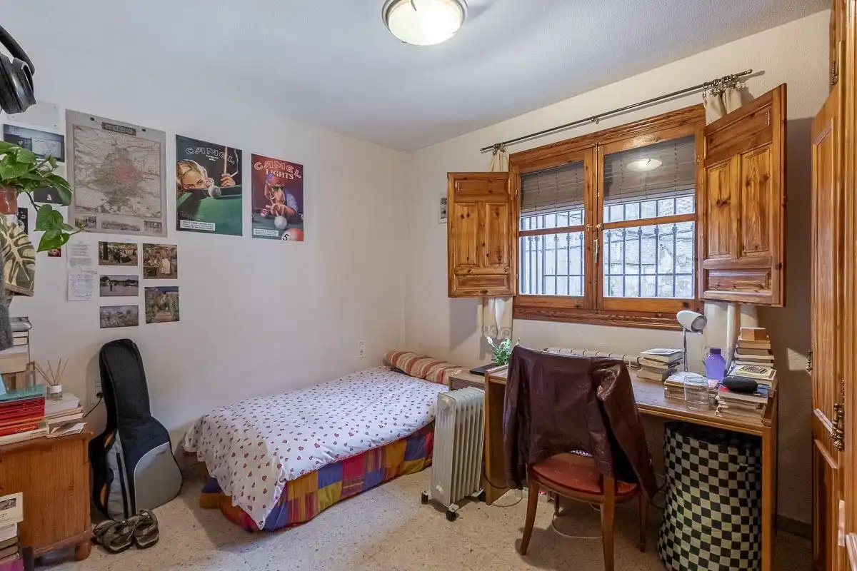 Dormitori de Casa o xalet en venda en Granada amb Aire condicionat i Terrassa