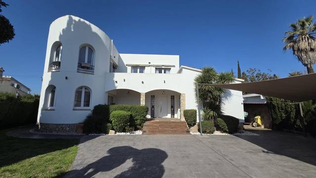 Casa-chalet en Venta en Carmençó