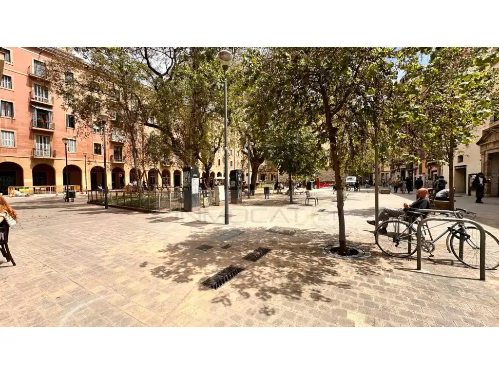 Vista exterior de Piso en venta en Barcelona