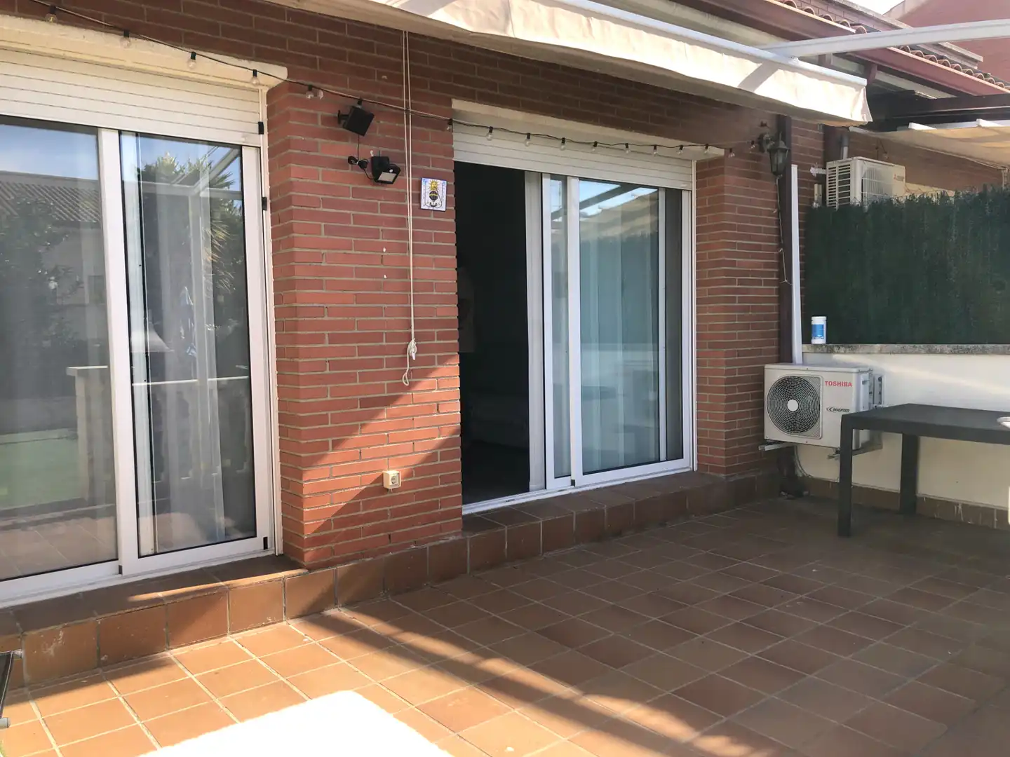 Terrasse von Einfamilien-Reihenhaus zum Verkauf in Banyeres del Penedès mit Klimaanlage, Heizung und Privatgarten