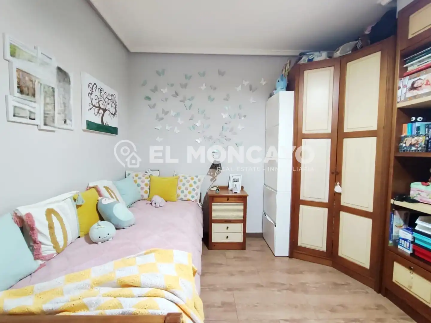 Bedroom of Apartments for sale in Dolores  with Air Conditioner, Heating and Storage room