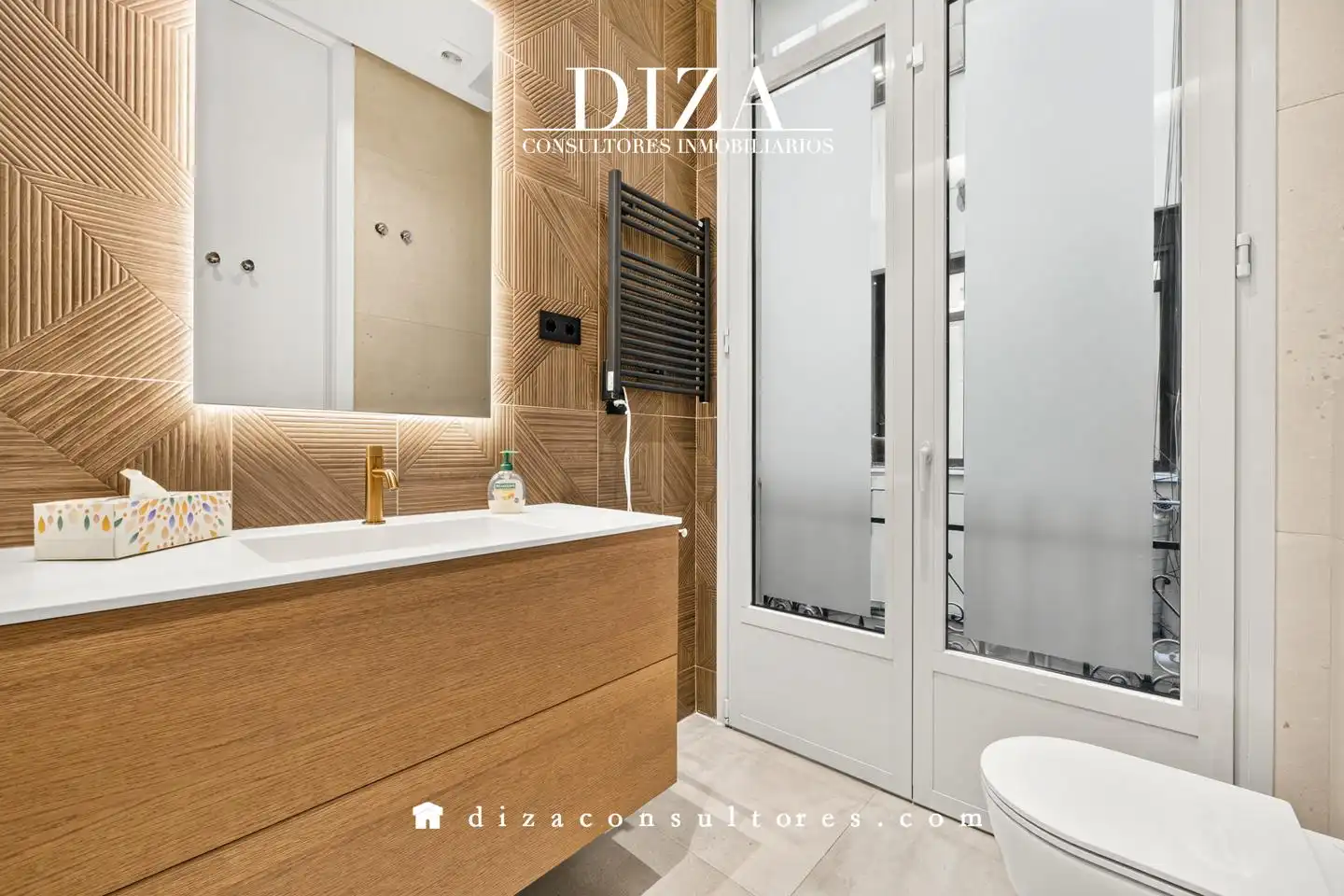 Bathroom of Ground floor for rent in Madrid  with Air Conditioner and Furnished