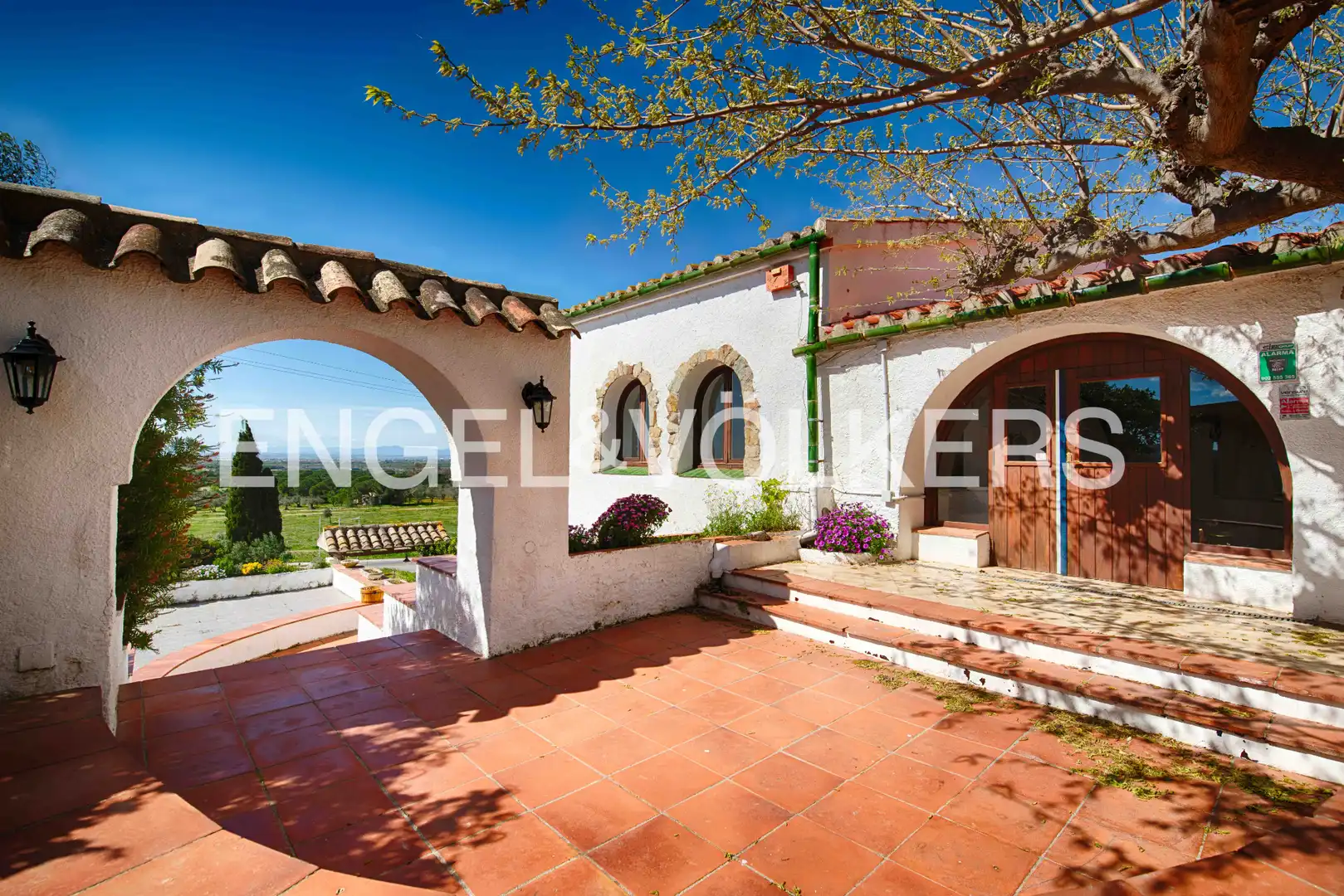 Vista exterior de Finca rústica en venta en Roses con Jardín privado y Terraza