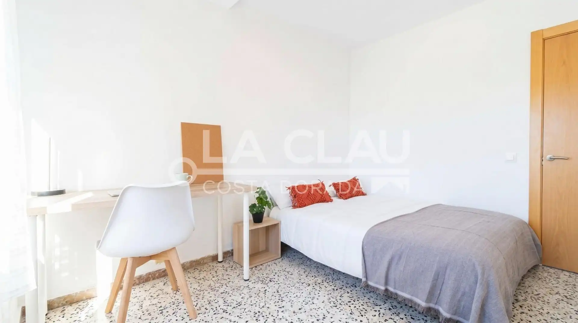 Schlafzimmer von Wohnung zum Verkauf in Tarragona mit Möbliert, Fernseher und Alarm