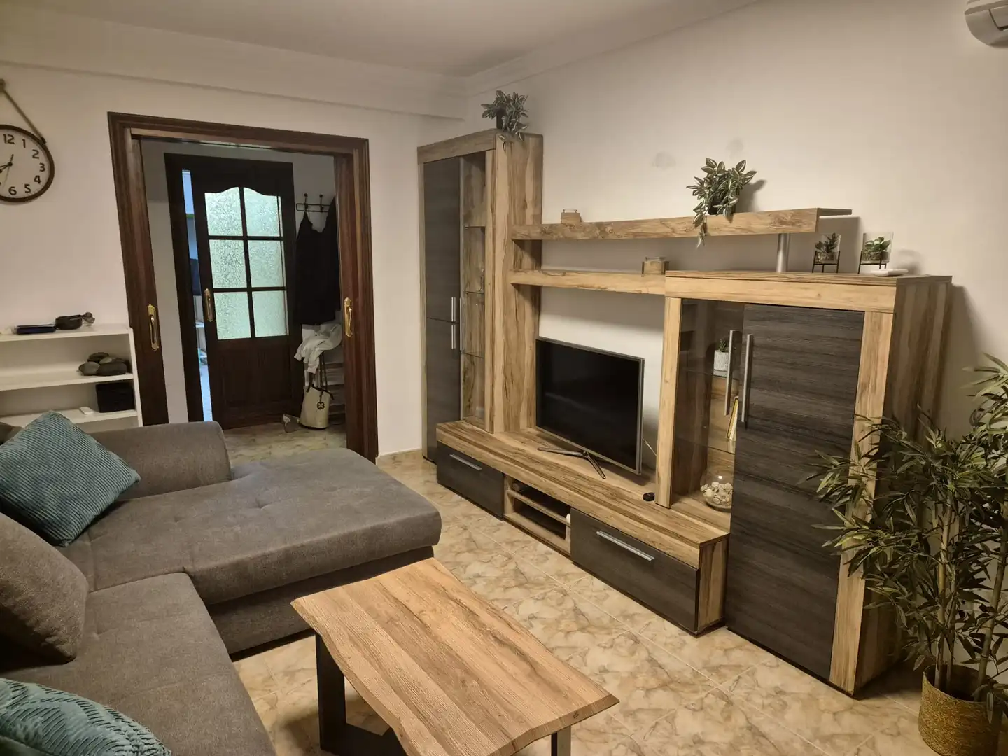 Living room of Flat for rent in Estepona  with Air Conditioner, Heating and Terrace