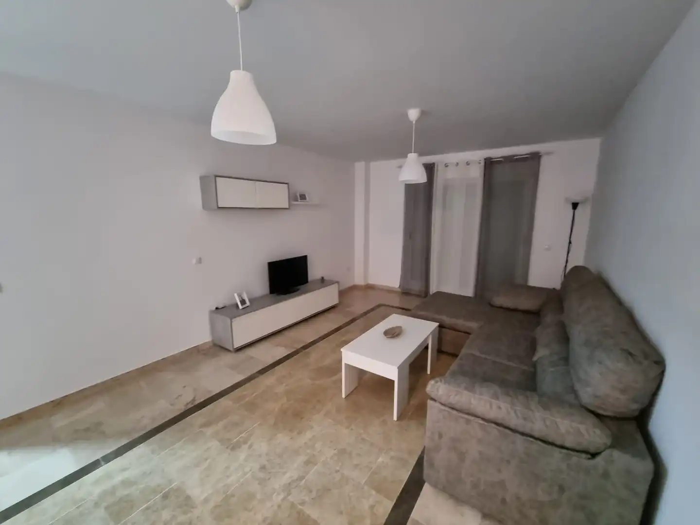 Bajo con piscina en venta en Manilva Pueblo, imagen 2