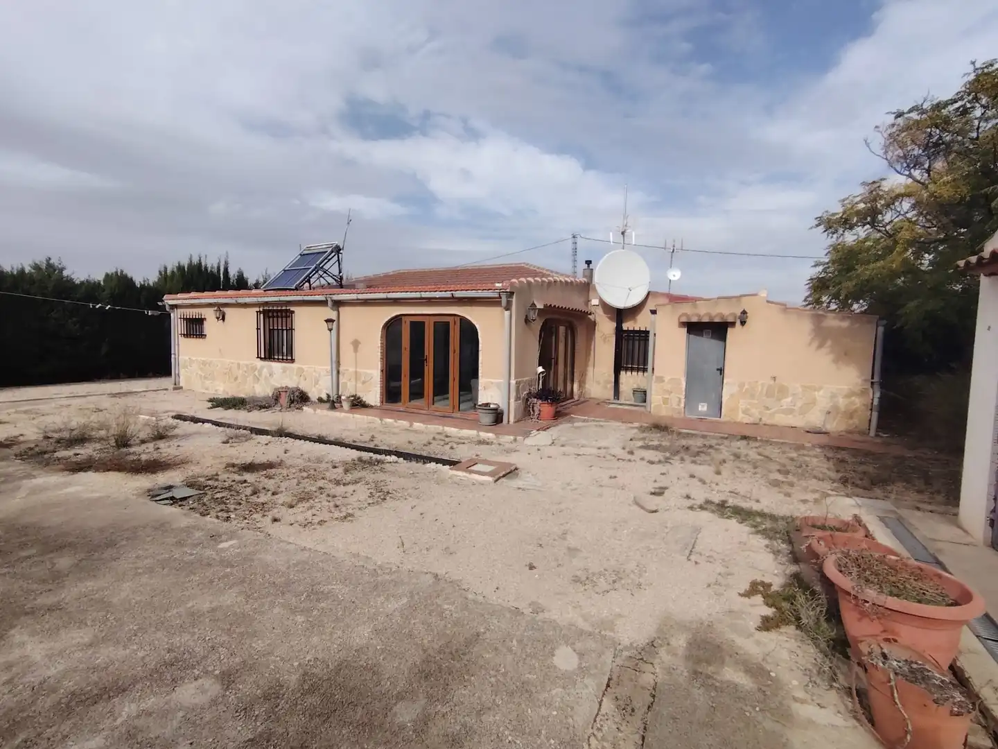 Vista exterior de Casa o xalet en venda en Beneixama amb Aire condicionat, Calefacció i Jardí privat