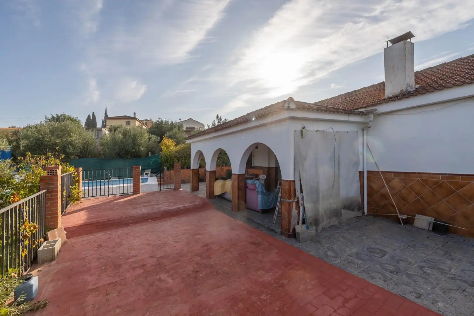 Außenansicht von Country house zum Verkauf in Las Gabias mit Privatgarten, Terrasse und Abstellraum