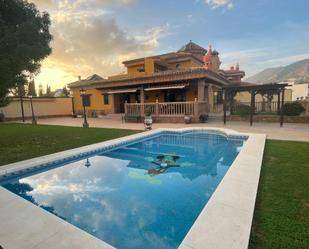 Swimming pool of House or chalet for sale in Fuengirola  with Air Conditioner, Private garden and Parquet flooring