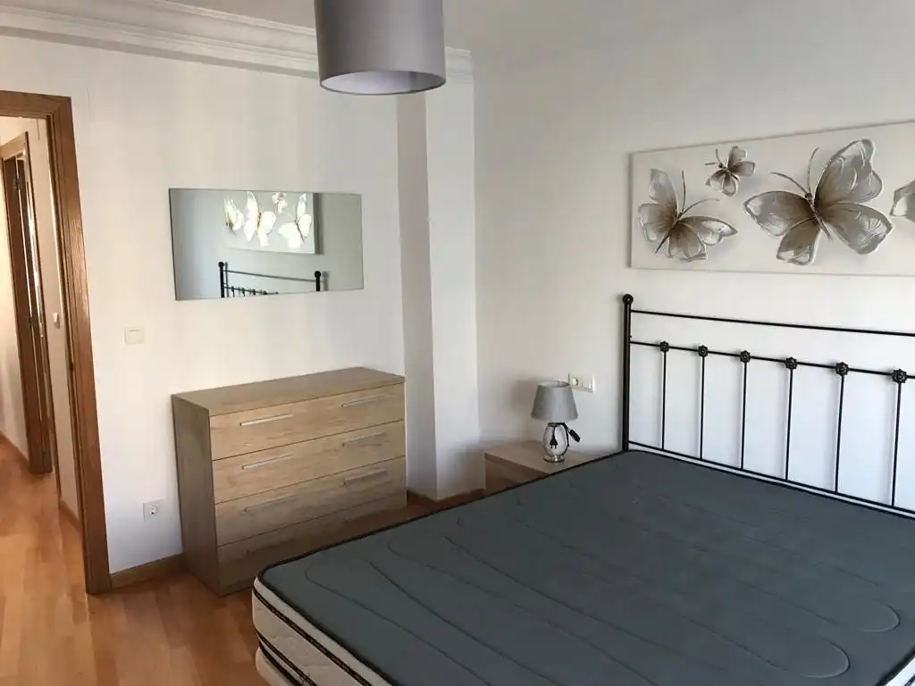 Flat for rent in Carrer de Pere Cabanes, 56, Torrefiel