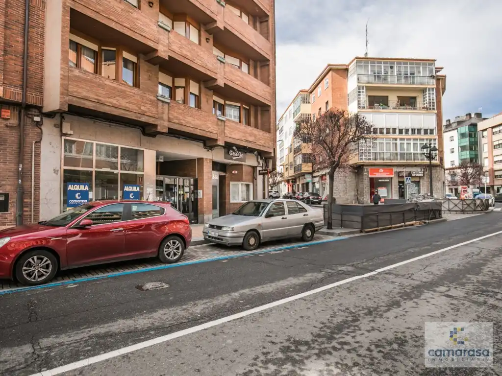 Business premises to rent in Avenida Portugal 24, imagen 4