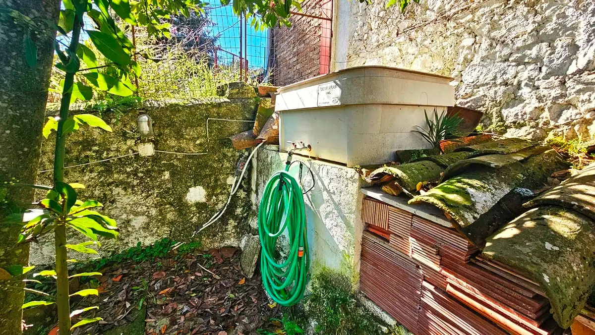 Außenansicht von Haus oder Chalet zum Verkauf in Cortegana mit Privatgarten und Abstellraum