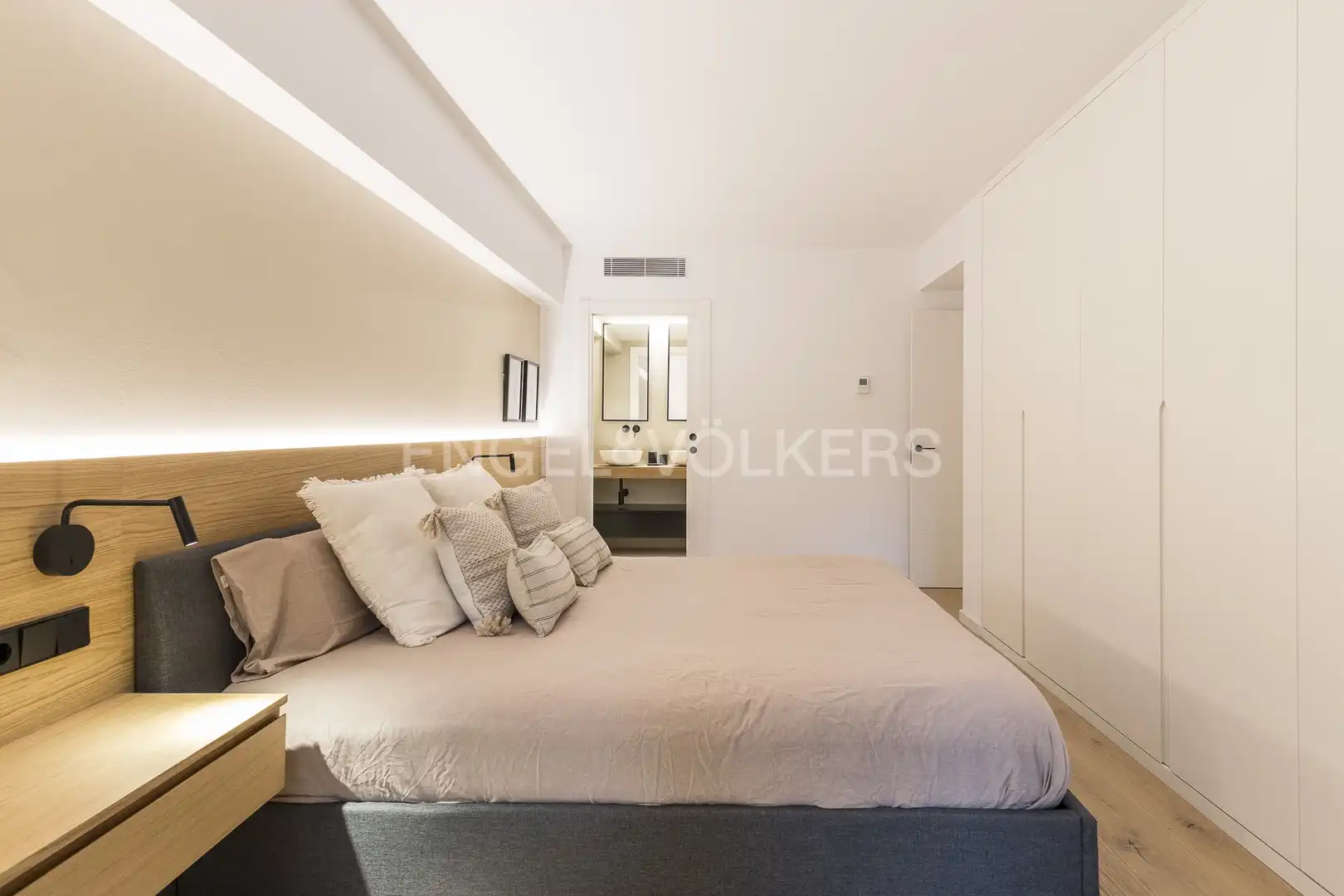 Schlafzimmer von Wohnung zur Miete in Barcelona mit Klimaanlage, Heizung und Parkett