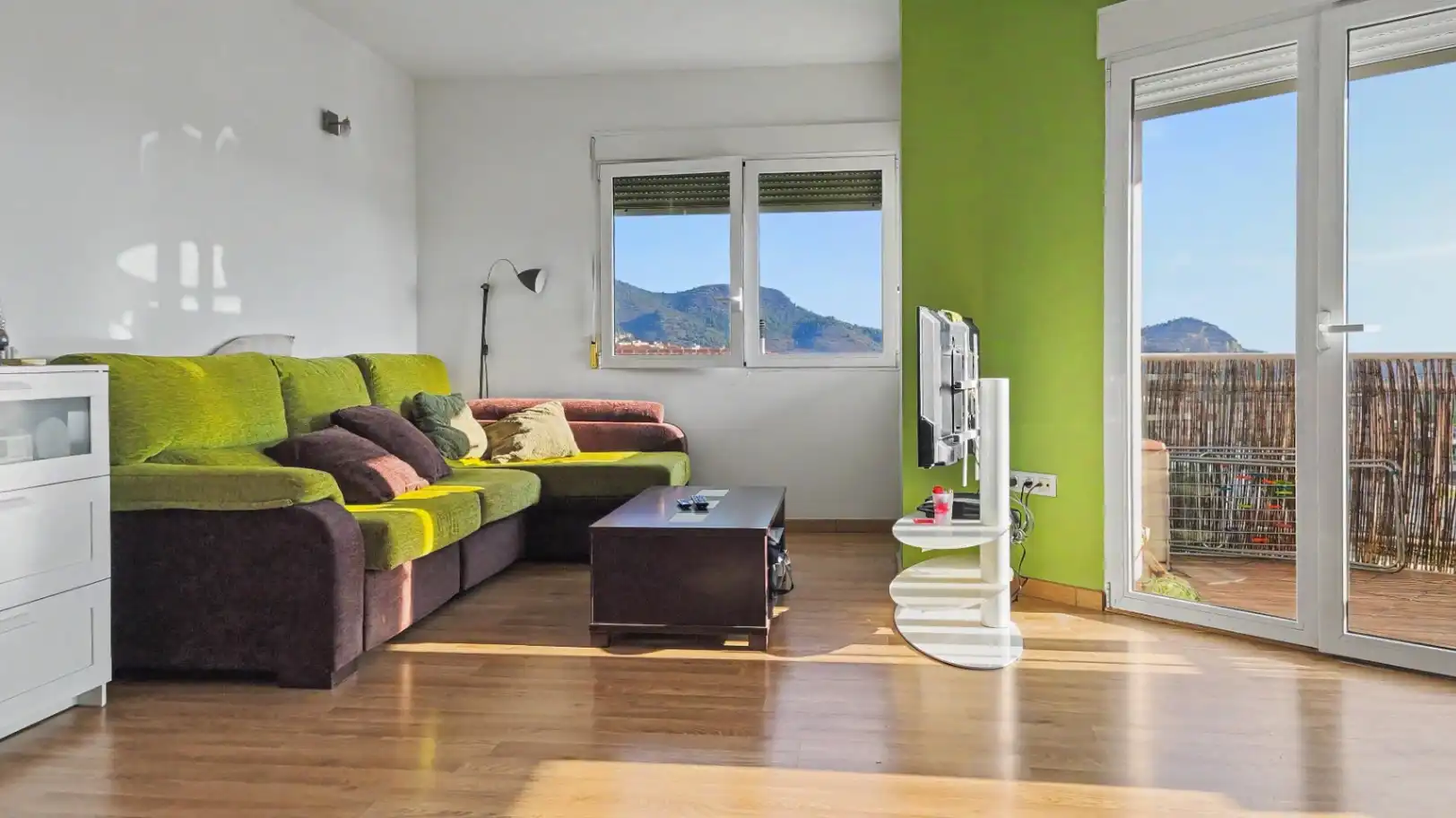 Flat with terrace for sale in Pego