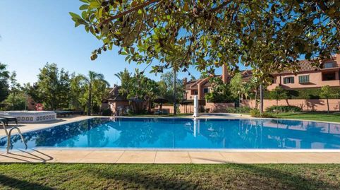 Foto 4 de Casa adosada en venda a Bahía de Marbella, Marbella