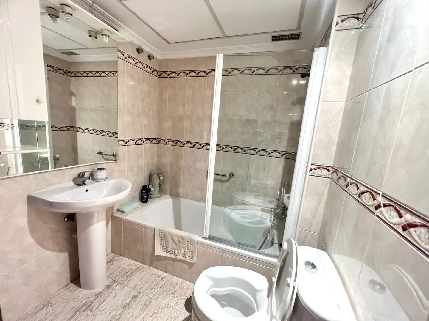 Baño de Piso en venta en Málaga con Aire acondicionado, Terraza y Trastero