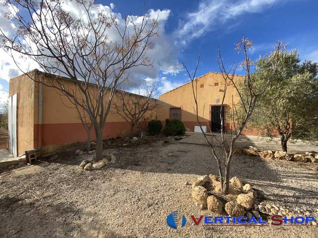 Casa-chalet en Venta en Caudete