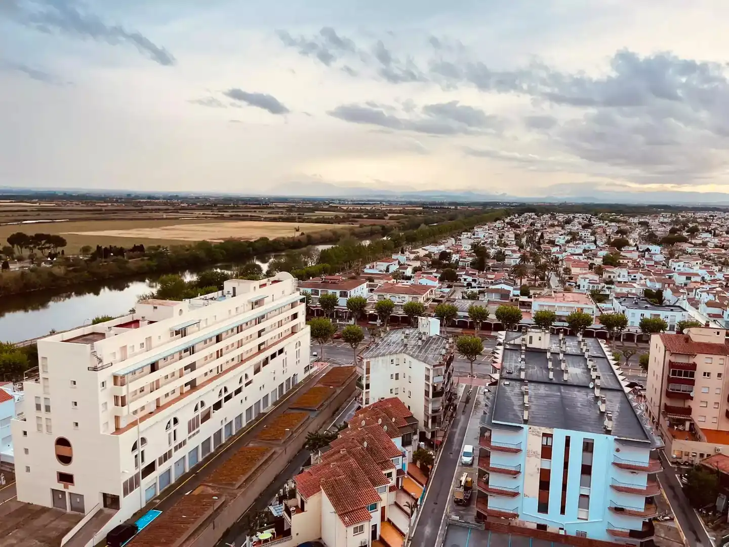 Vista exterior de Estudio en venta en Empuriabrava