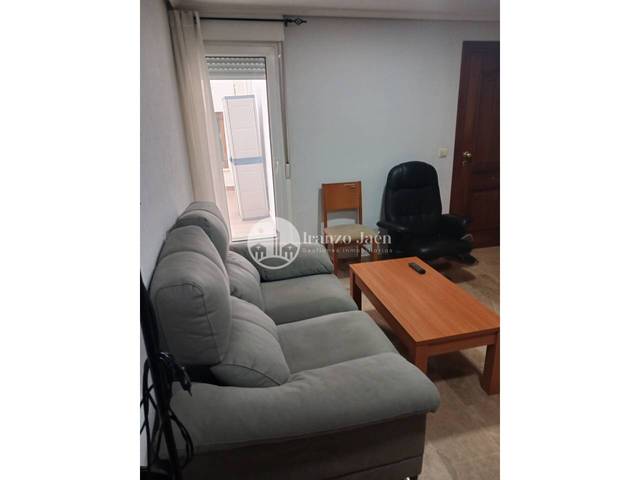 Apartamento en Alquiler en Calle Adarves Bajos en San Ildefonso - Catedral