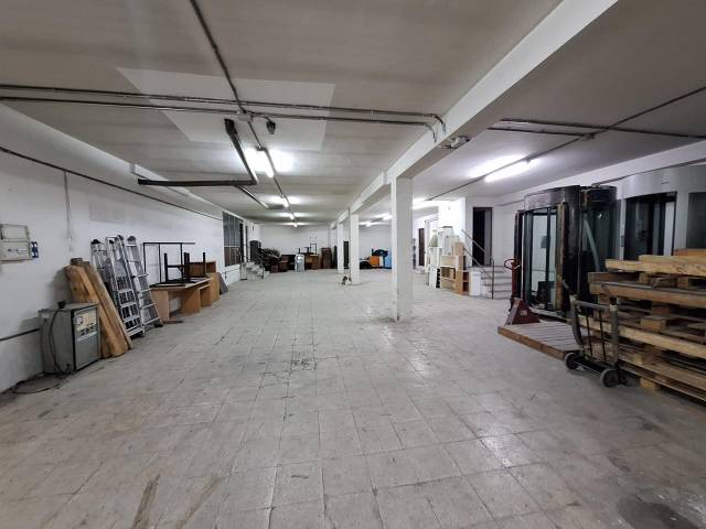 Local comercial en Alquiler en De Agustín Y Antonia en Centro Urbano