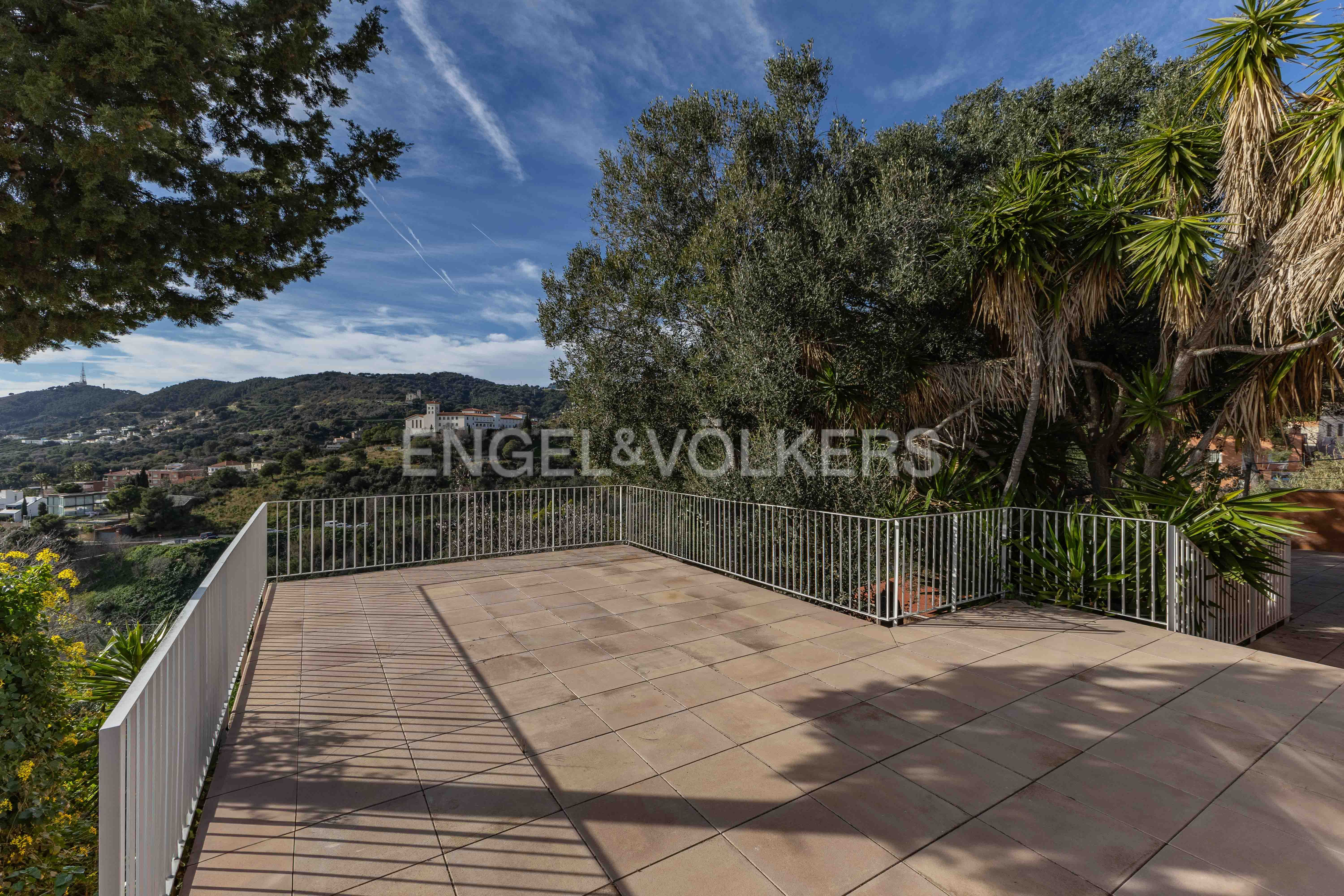 Terrassa de Casa o xalet en venda en  Barcelona Capital amb Aire condicionat, Calefacció i Jardí privat