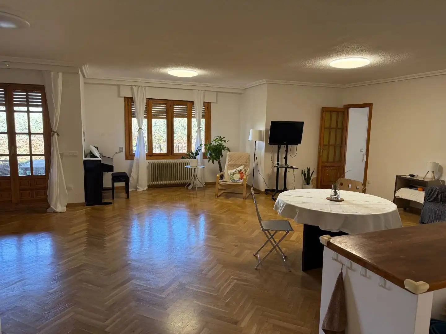 Sala d'estar de Casa o xalet en venda en Las Rozas de Madrid amb Aire condicionat, Terrassa i Piscina