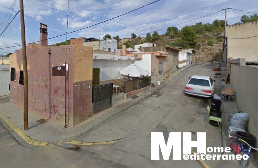 Casa adosada en venda a ESPOLO, Centro - El Castillo
