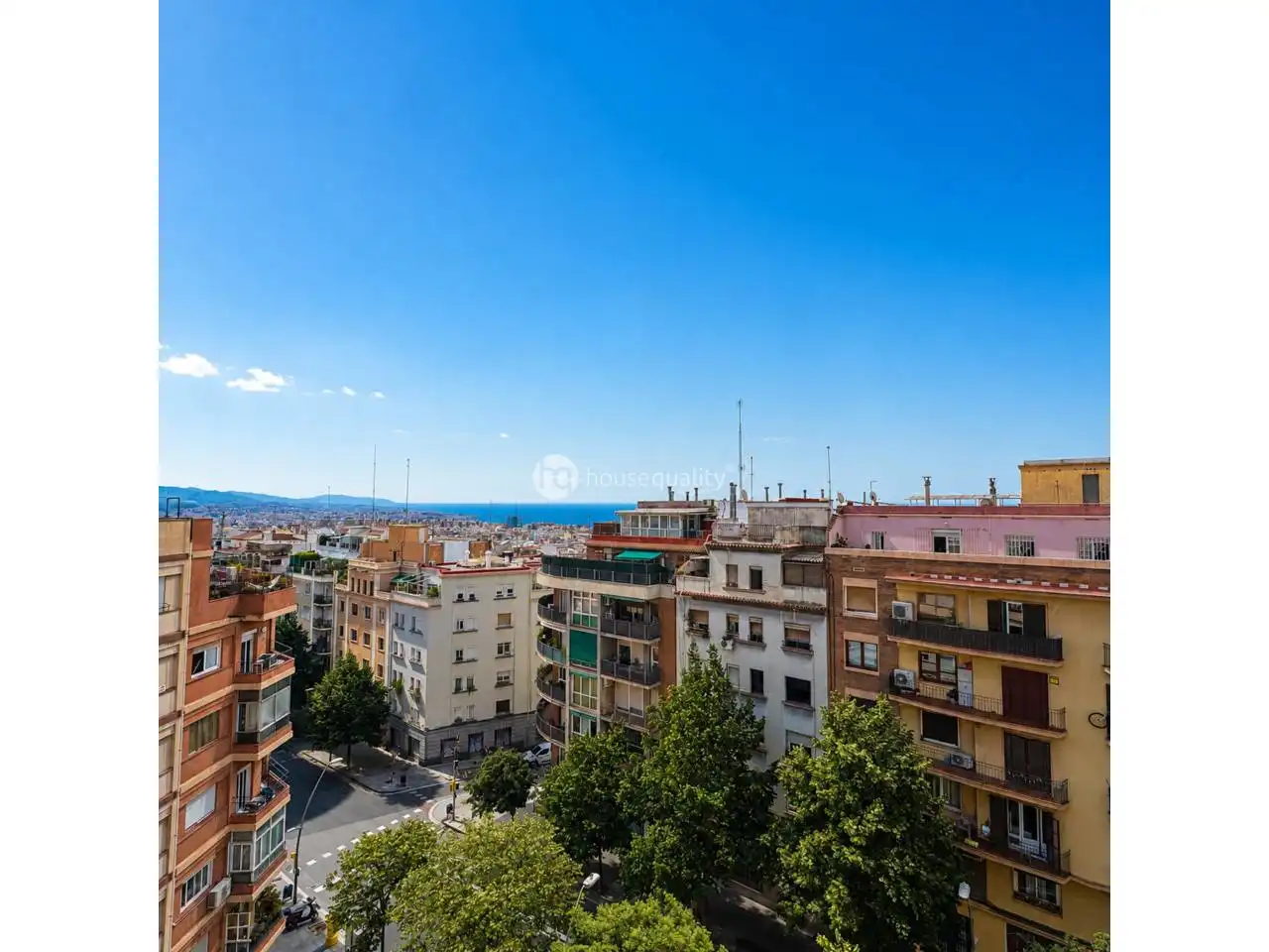 Vista exterior de Pis en venda en Barcelona amb Aire condicionat, Parquet i Alarma