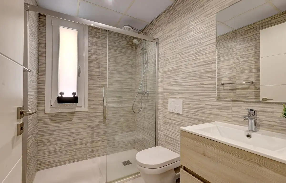 Baño de Planta baja en venta en Benalmádena con Aire acondicionado, Calefacción y Jardín privado
