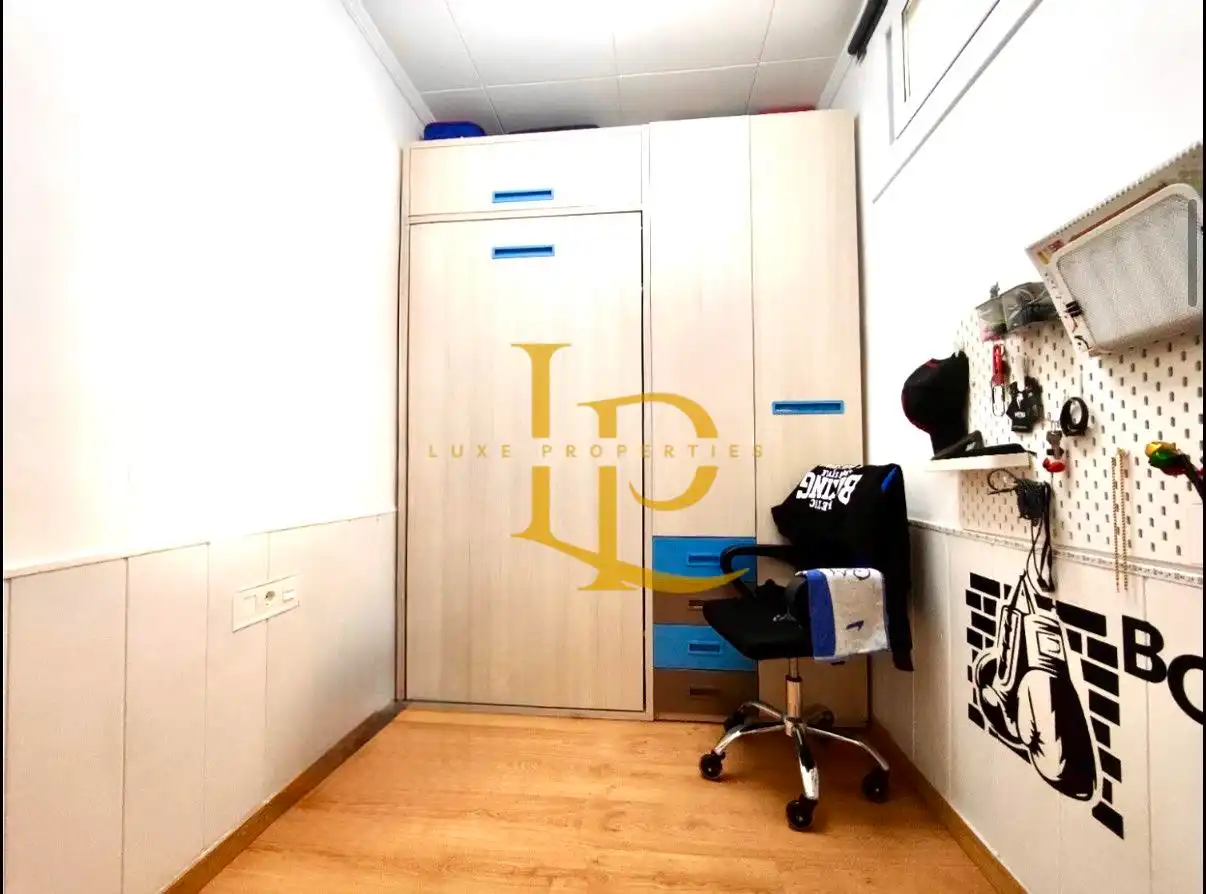 Dormitori de Casa o xalet en venda en Sabadell amb Aire condicionat, Parquet i Terrassa