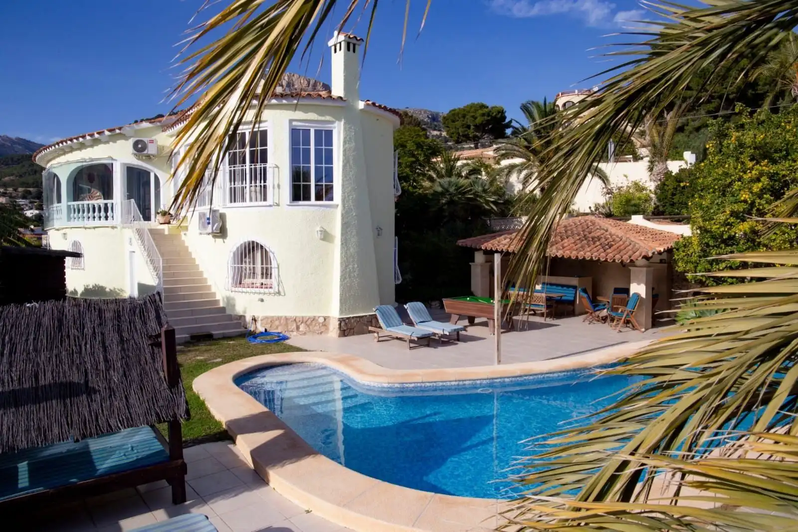 Swimming pool of Houses for sale in Calpe / Calp  with Air Conditioner, Heating and Private garden