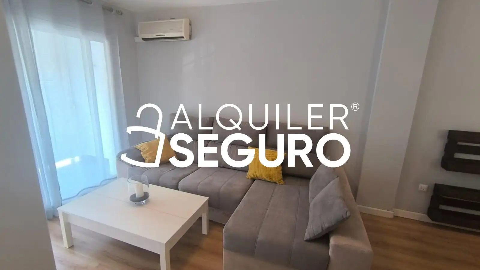Wohnzimmer von Wohnung zur Miete in Dos Hermanas mit Klimaanlage, Terrasse und Schwimmbad