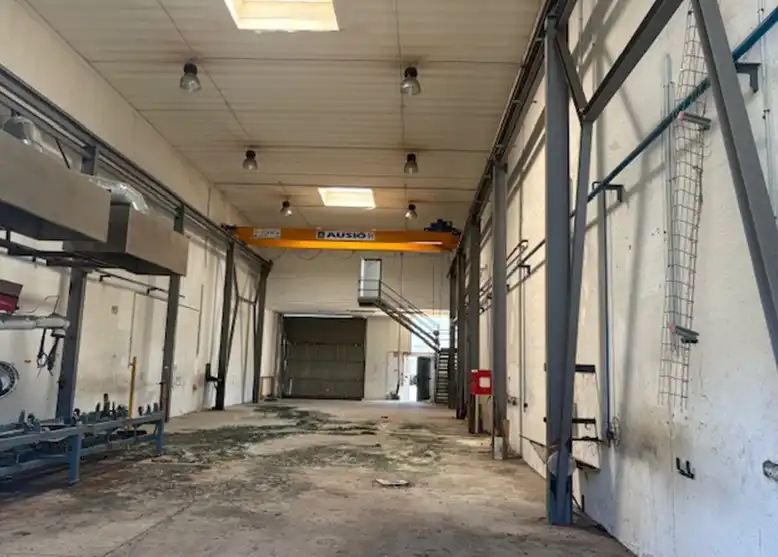 Nave industrial en venta en Pinseque