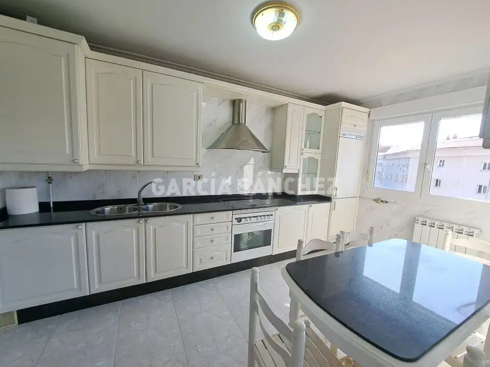 Kitchen of Flat for sale in Boiro  with Storage room