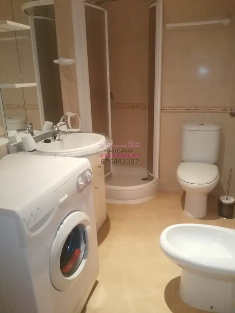 Baño de Estudio de alquiler en Vigo  con Calefacción, Parquet y Lavadora