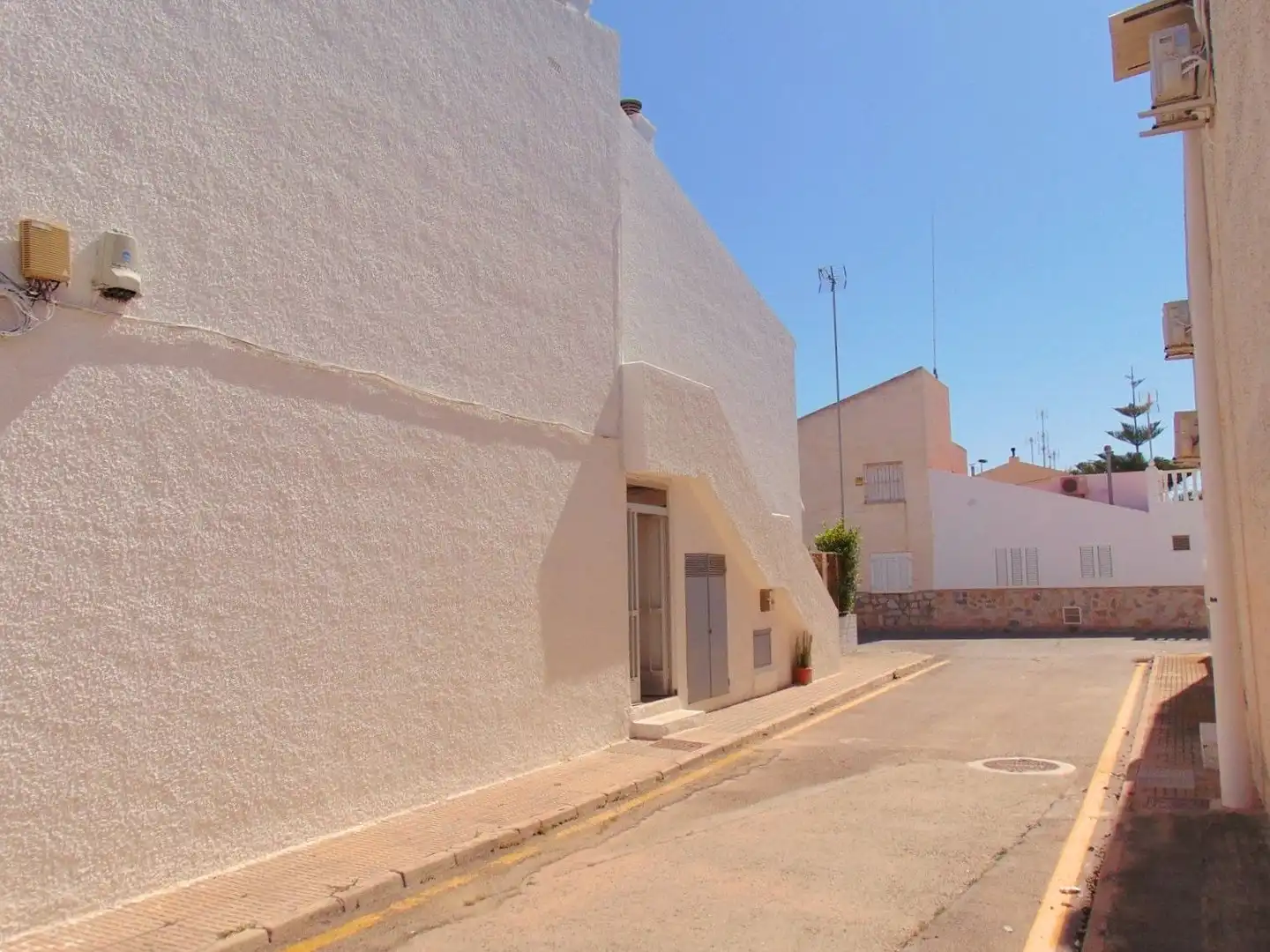 Vista exterior de Planta baja en venta en San Pedro del Pinatar con Jardín privado, Terraza y Trastero