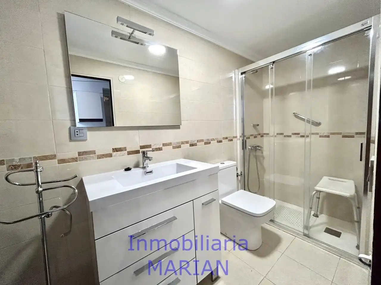 Bathroom of Houses for sale in Adrada de Haza  with Furnished