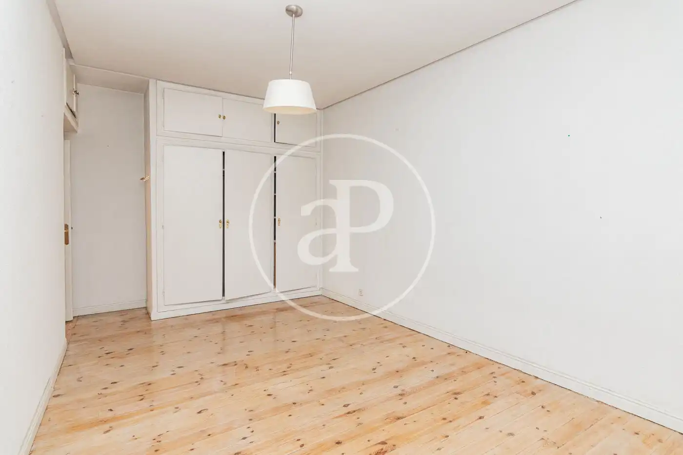 Bedroom of Flat for sale in Madrid  with Heating, Storage room and Balcony