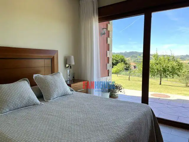 Habitación de Casa o chalet en venta en Gijón  con Calefacción, Terraza y Trastero