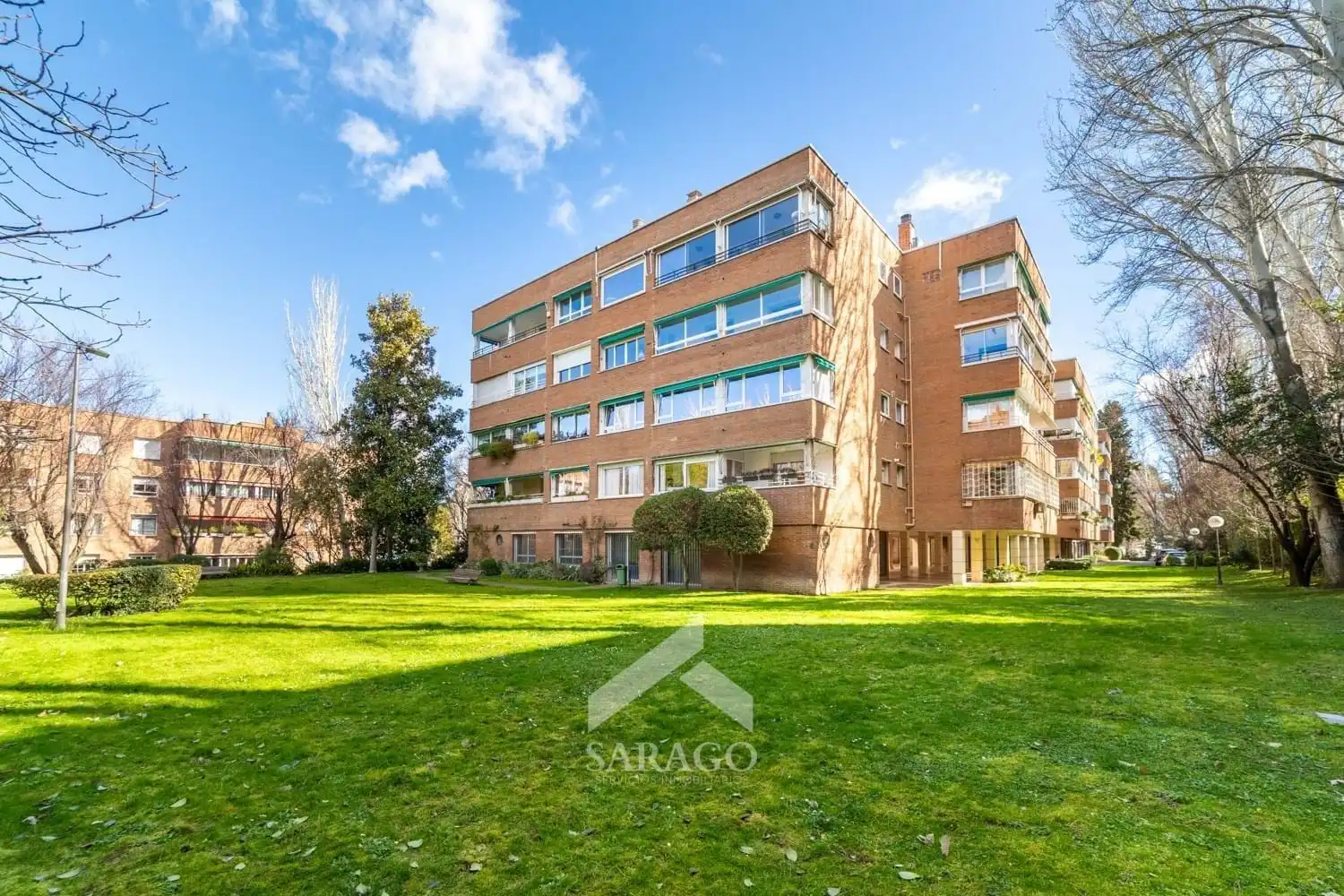 Vista exterior de Piso en venta en Madrid con Calefacción, Trastero y Piscina