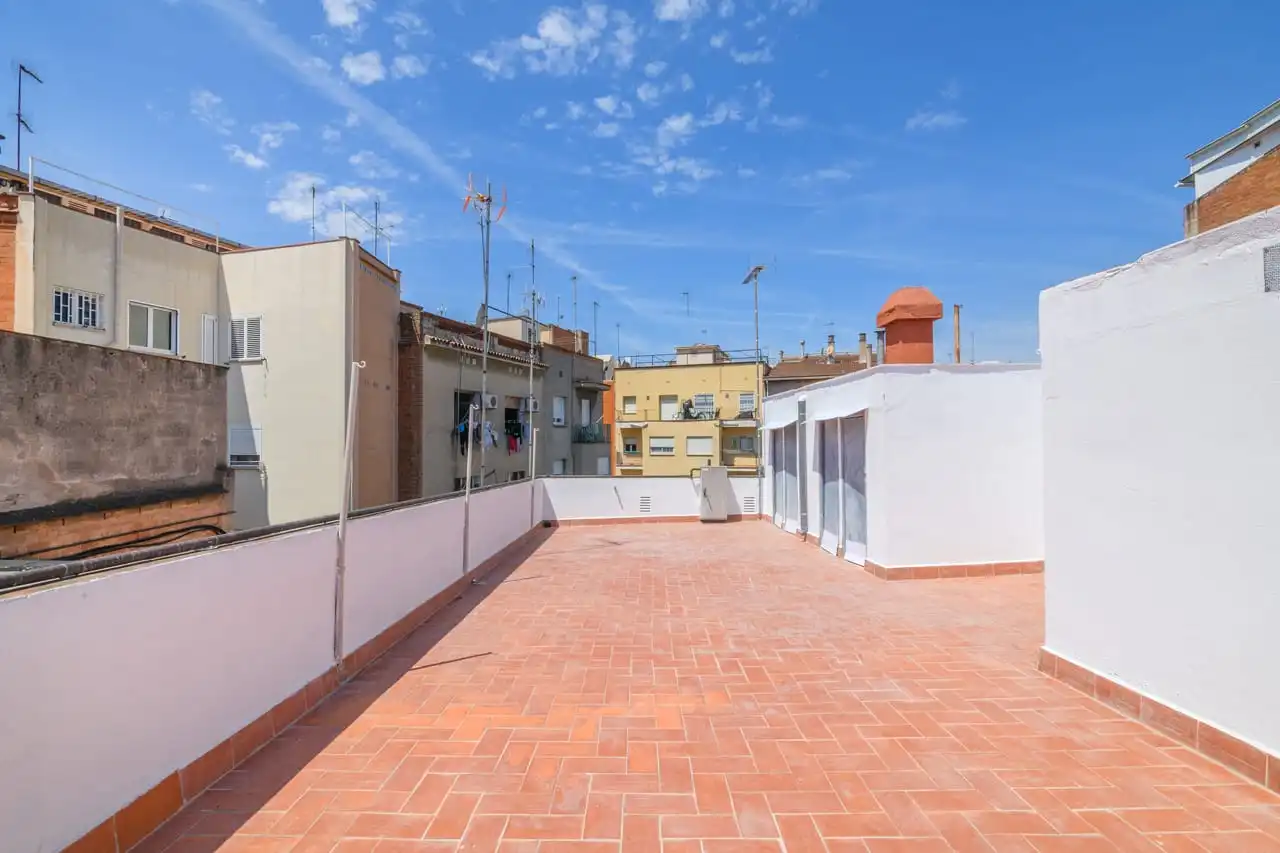 Terrassa de Pis en venda en Barcelona amb Parquet, Terrassa i Traster