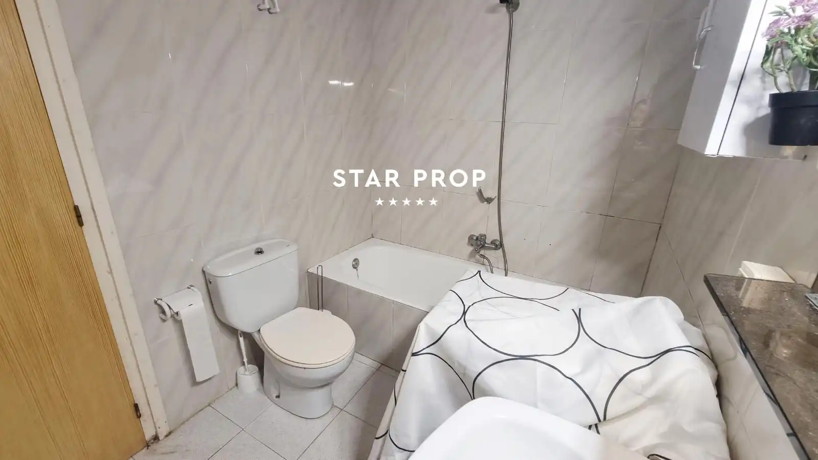 Bathroom of Flat for sale in Colera  with Terrace, Furnished and Oven