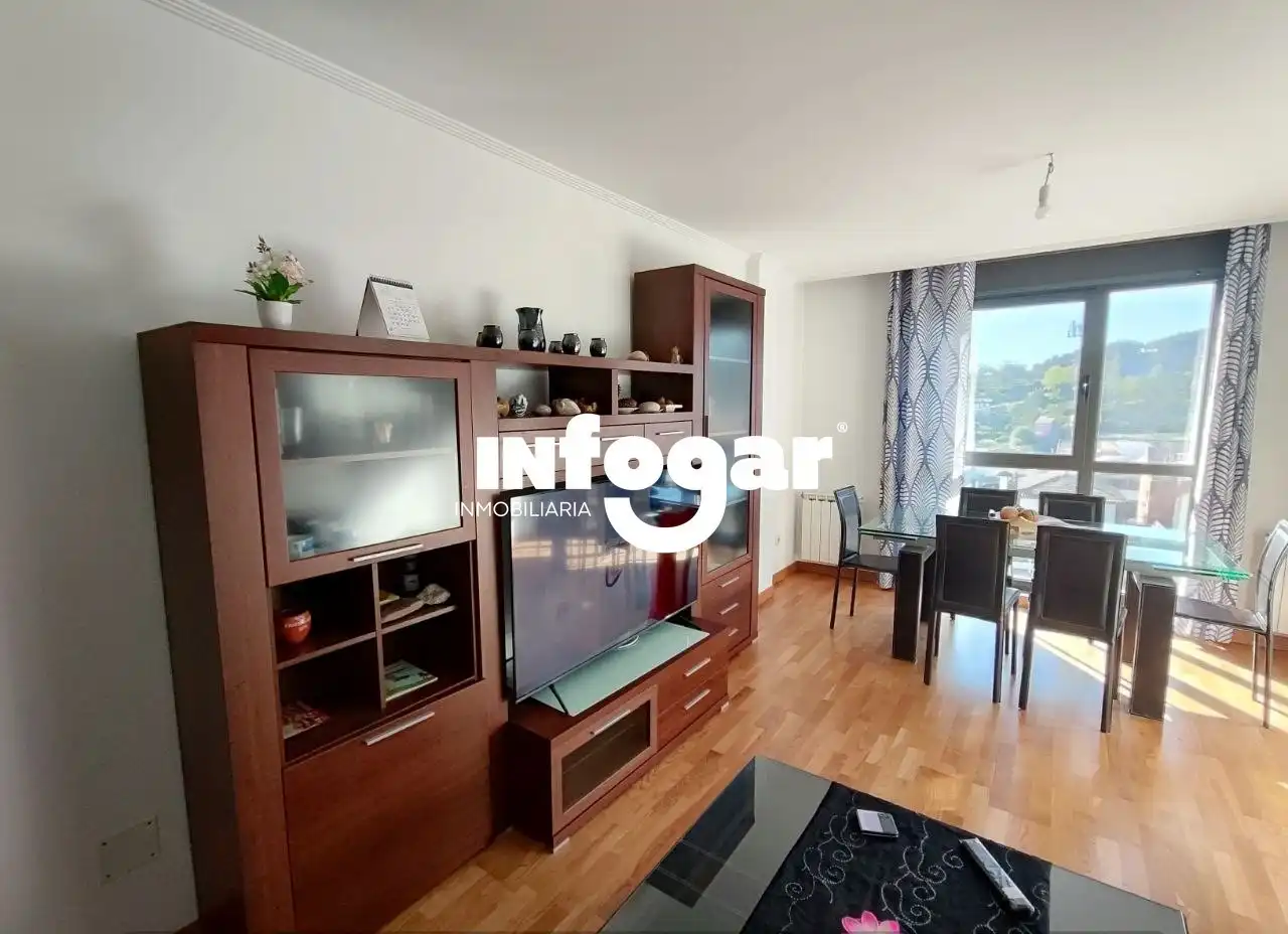 Sala de estar de Piso en venta en A Guarda   con Calefacción, Parquet y Trastero