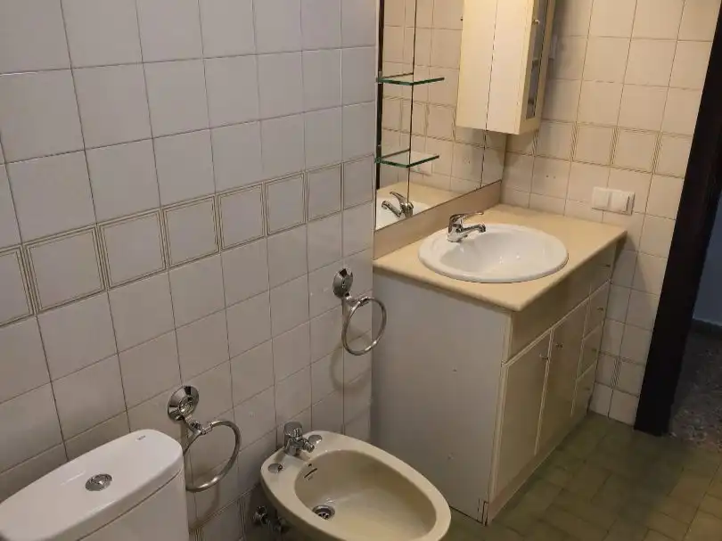 Bathroom of Flat for rent in El Rabal