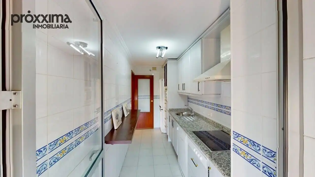 Kitchen of Flat for sale in Sevilla  with Air Conditioner, Terrace and Community pool